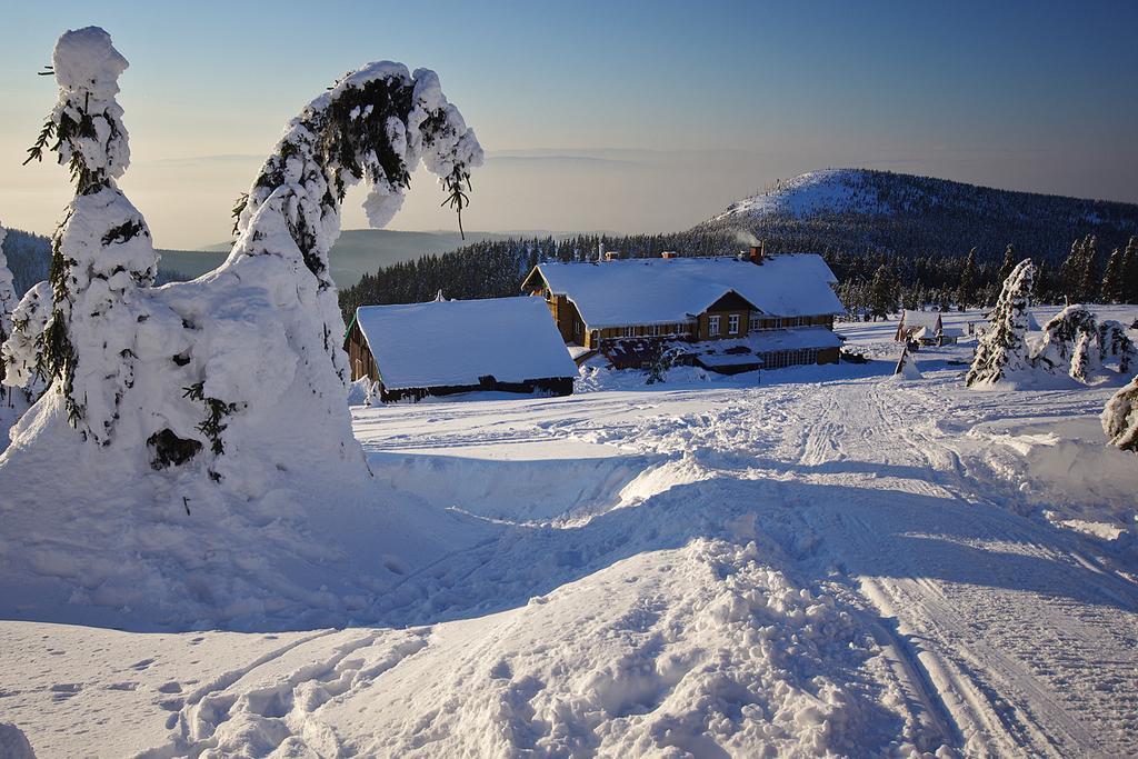 Dom Nad Wodospadem Miedzygorze Exteriér fotografie
