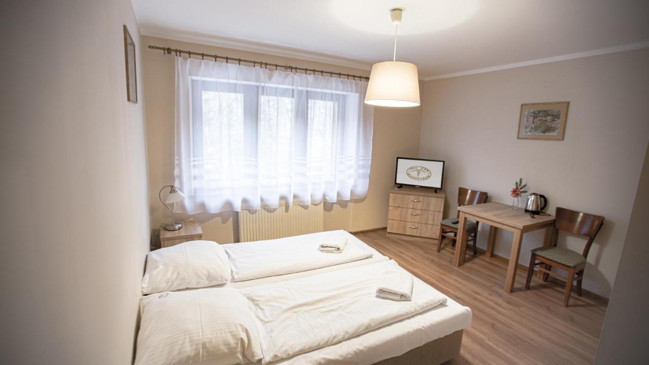 Dom Nad Wodospadem Miedzygorze Exteriér fotografie